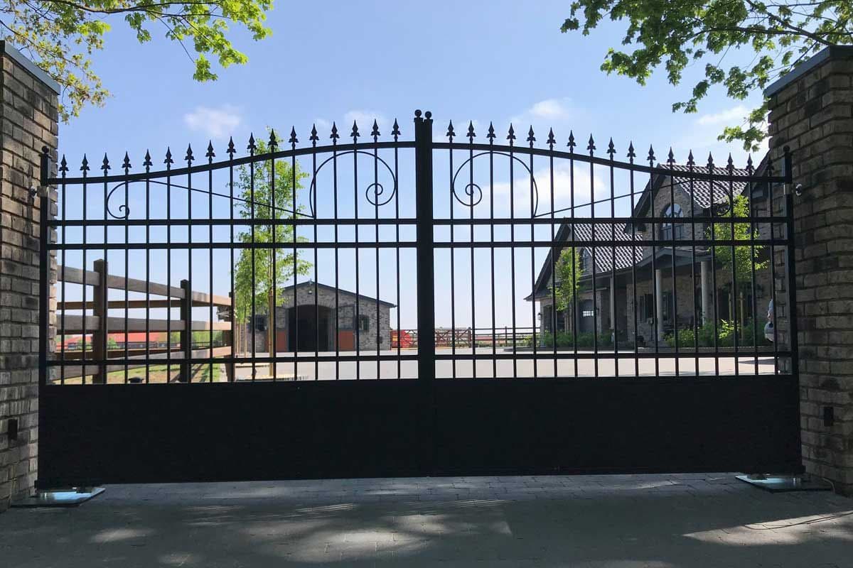 Swing gate automation for villas and homes